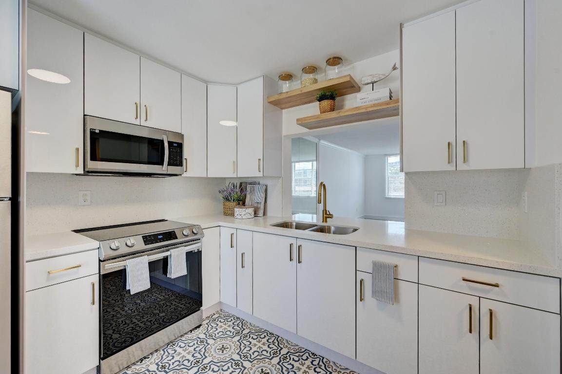 1893 Ocean - Photo 1