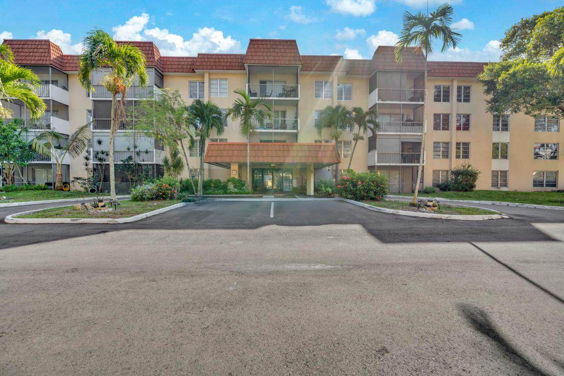 4166 Inverrary Drive - Photo 1