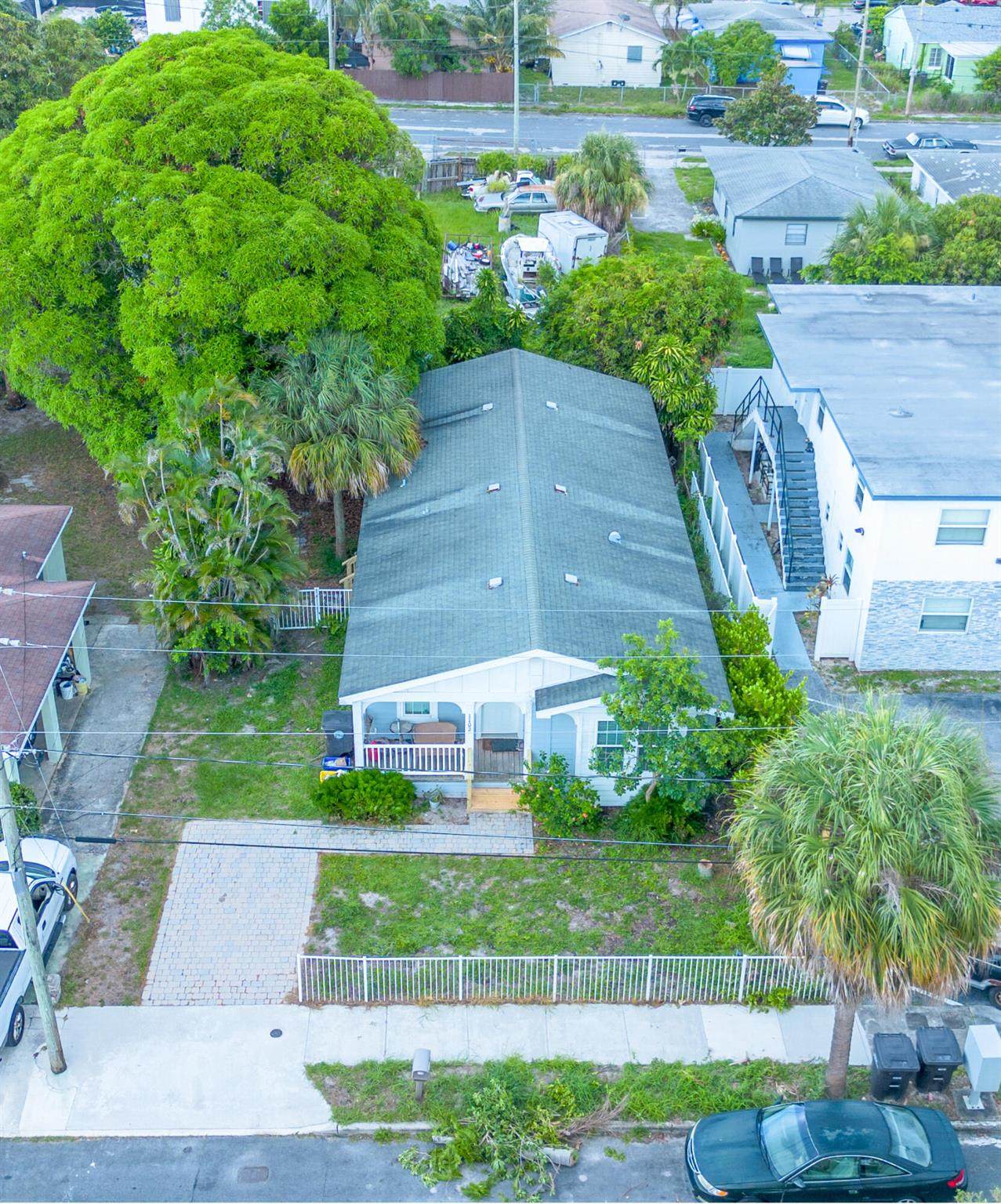 1102 19th Street - Photo 1