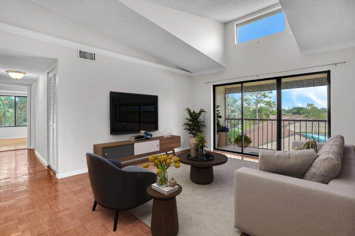 708 Sunny Pine Way - Photo 1