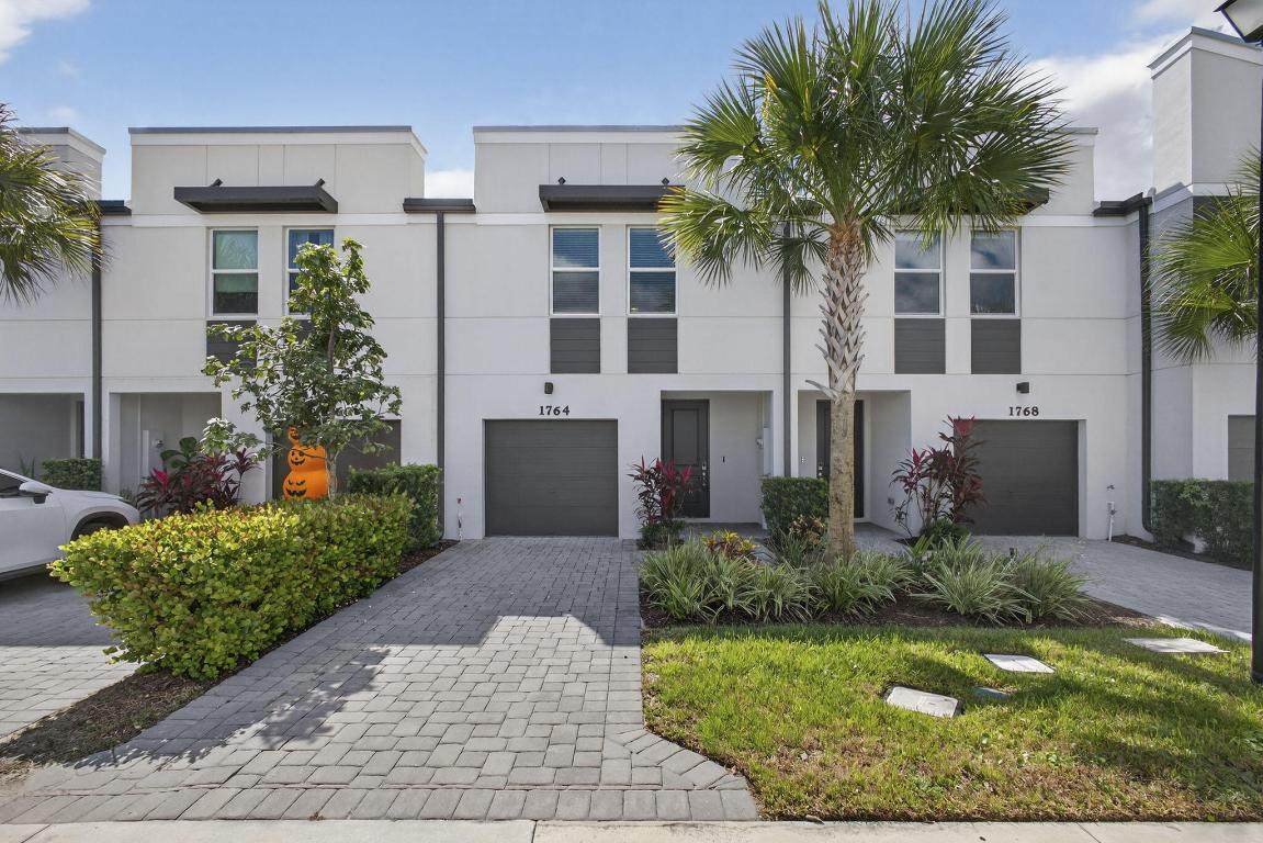 1764 Lindley Street - Photo 1
