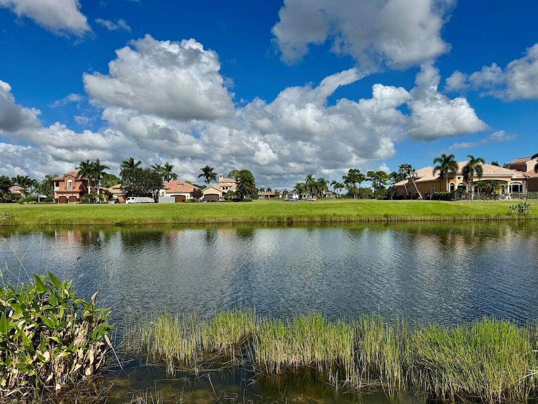 https://bt-photos.global.ssl.fastly.net/beaches/orig_boomver_2_R11133112-2.jpg