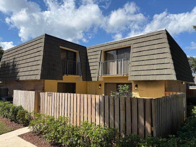 3202 32nd Way - Photo 1