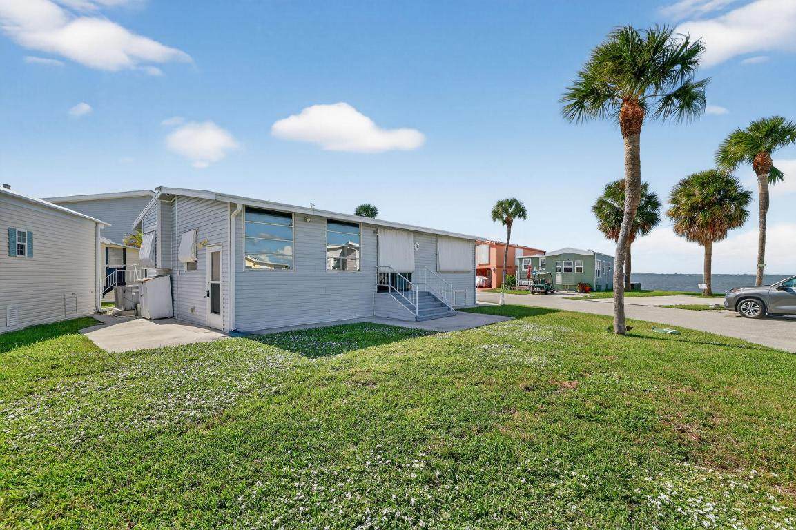 217 Nettles Boulevard - Photo 1