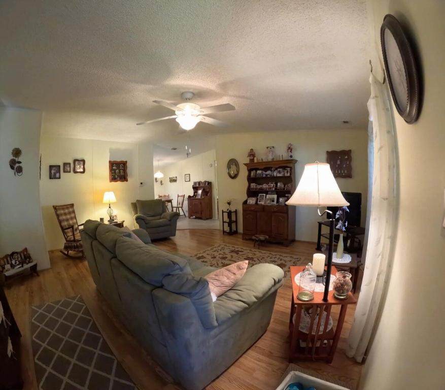 https://bt-photos.global.ssl.fastly.net/beaches/orig_boomver_2_R11137536-2.jpg