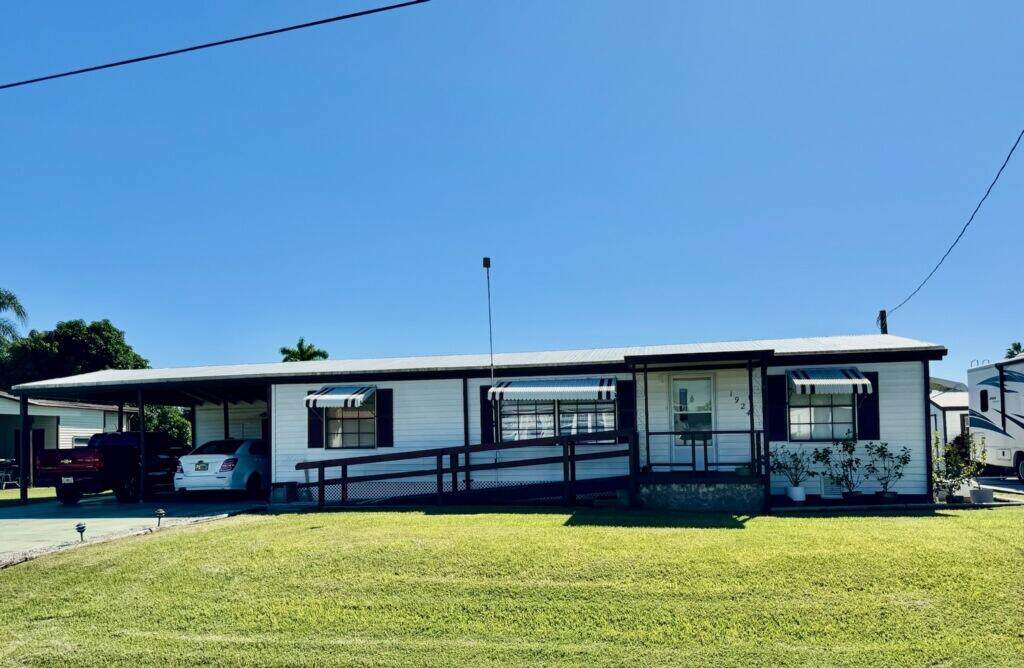 1924 30th Street - Photo 1