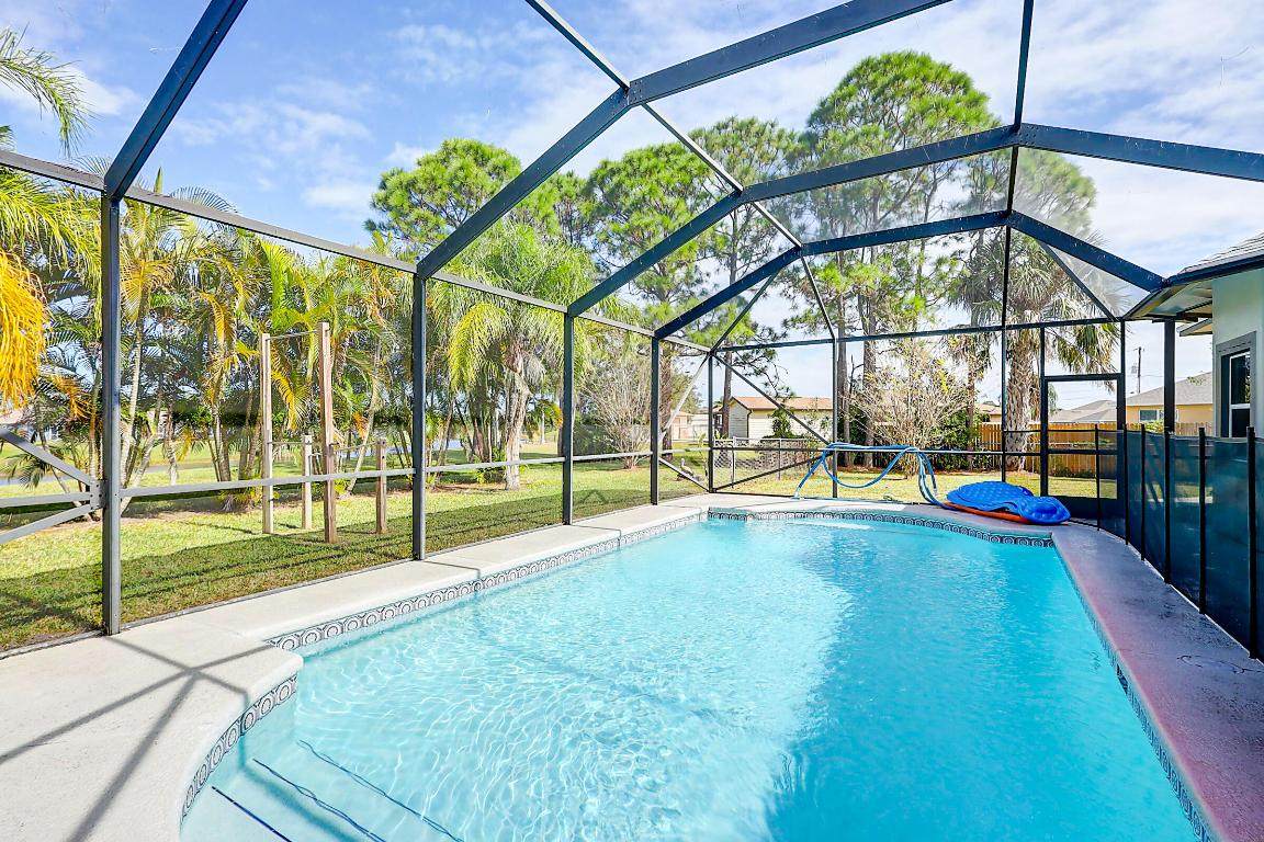 256 Ridgecrest Drive - Photo 1