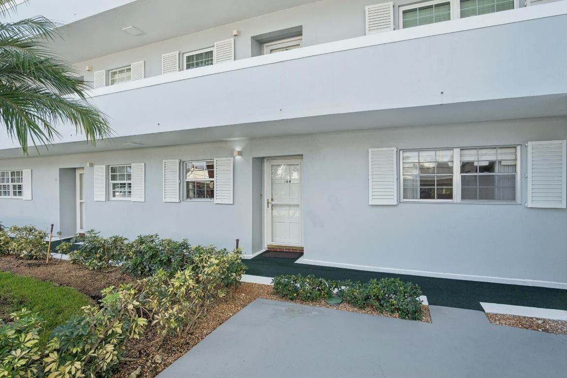 157 Atlantis Boulevard - Photo 1