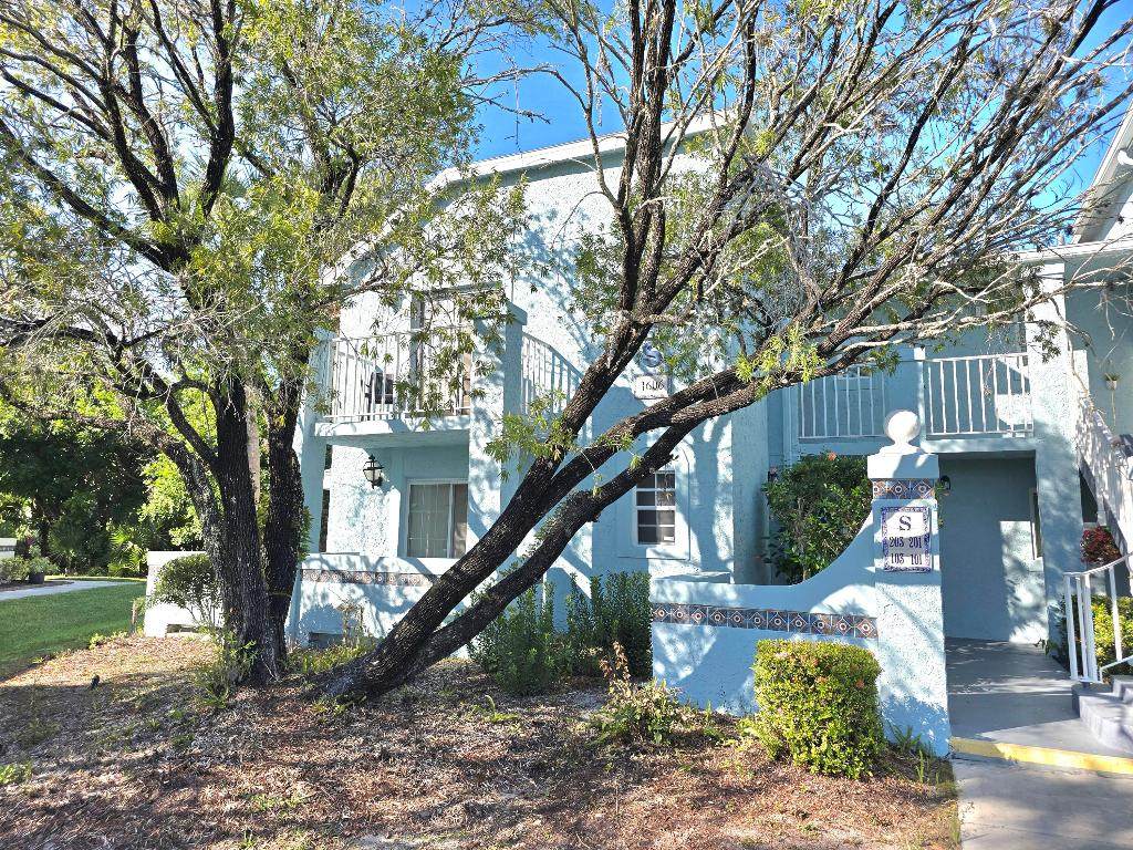 1606 Green Acres Circle - Photo 1