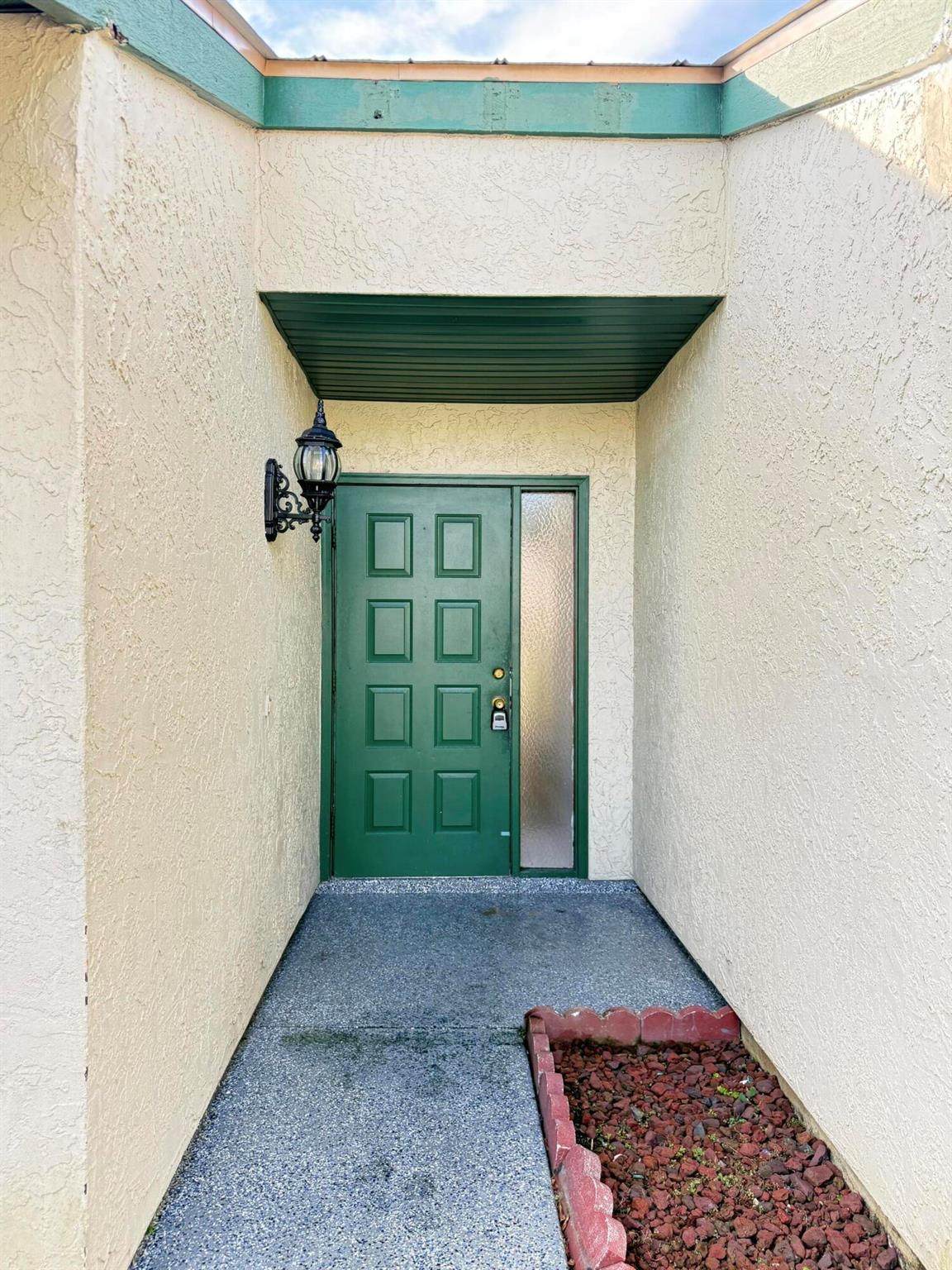 692 Veronica Avenue - Photo 1