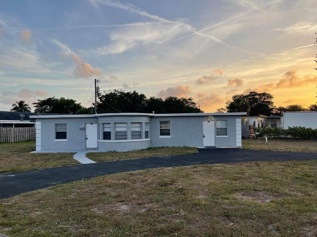 2776 Seminole Road - Photo 1