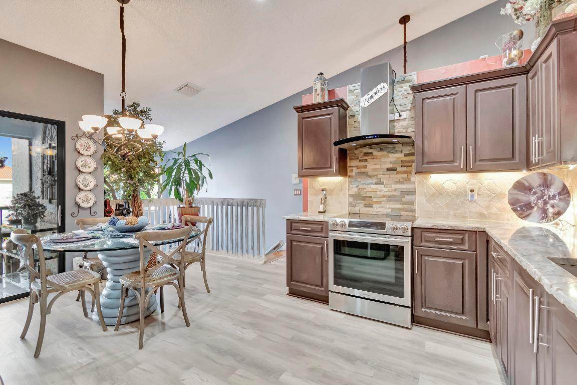 9705 Sills - Photo 1