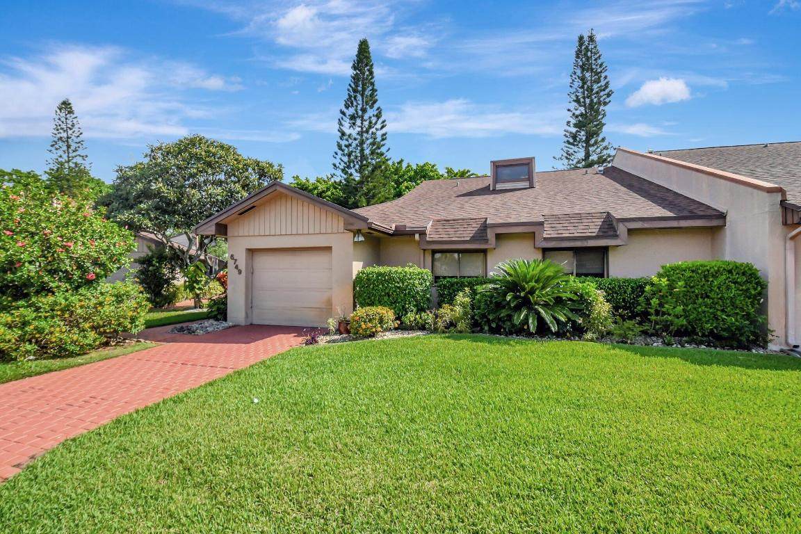 6749 Versailles - Photo 1