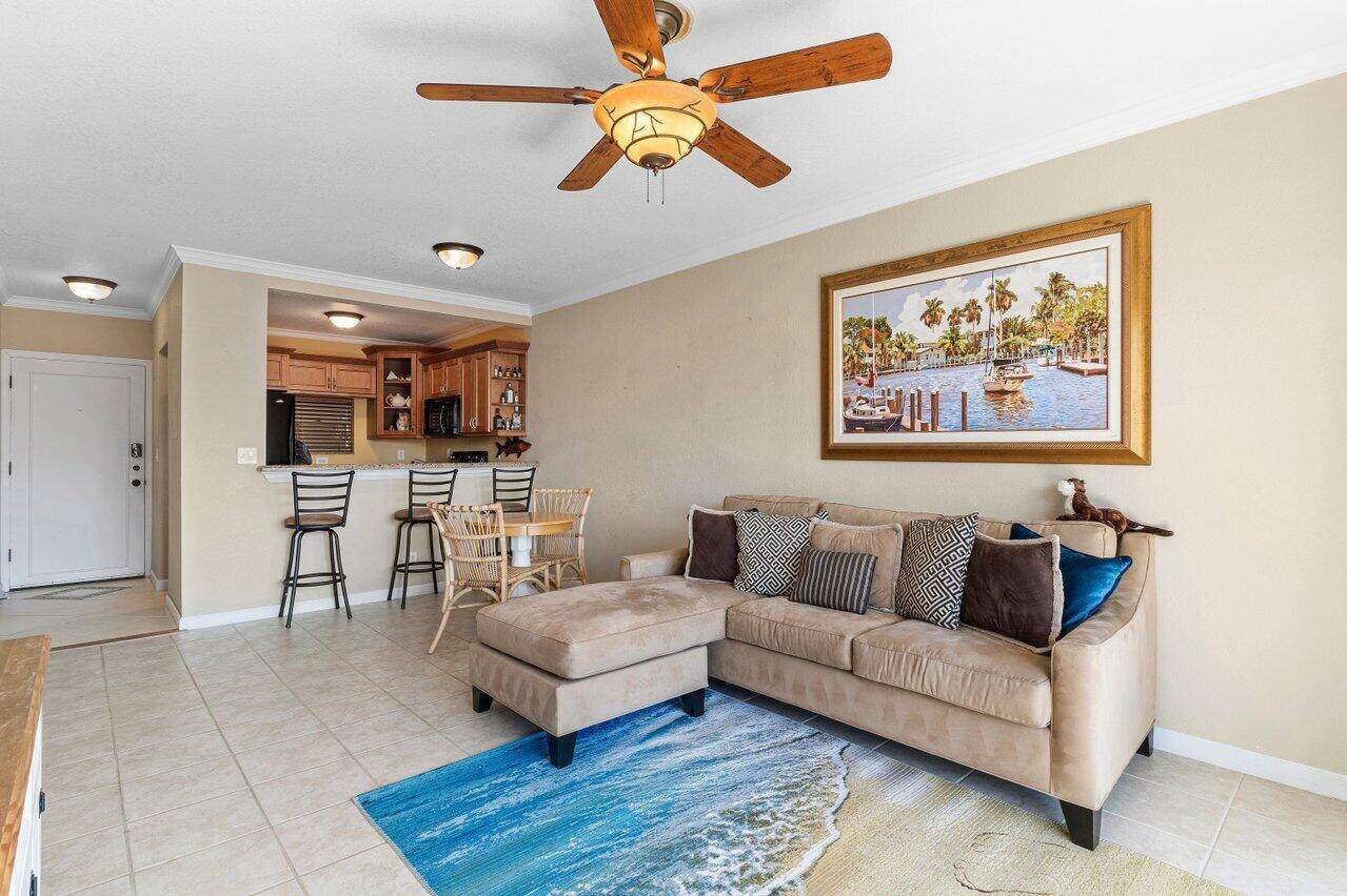https://bt-photos.global.ssl.fastly.net/beaches/orig_boomver_3_R11150650-2.jpg