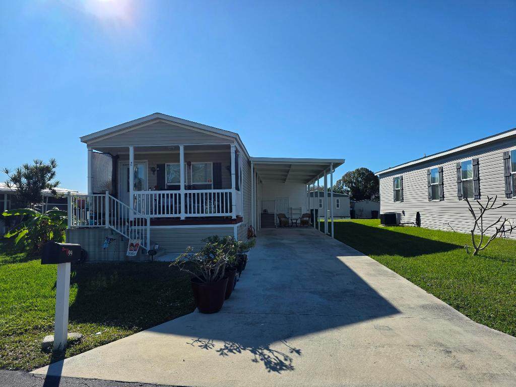 99 Sandhill Boulevard - Photo 1