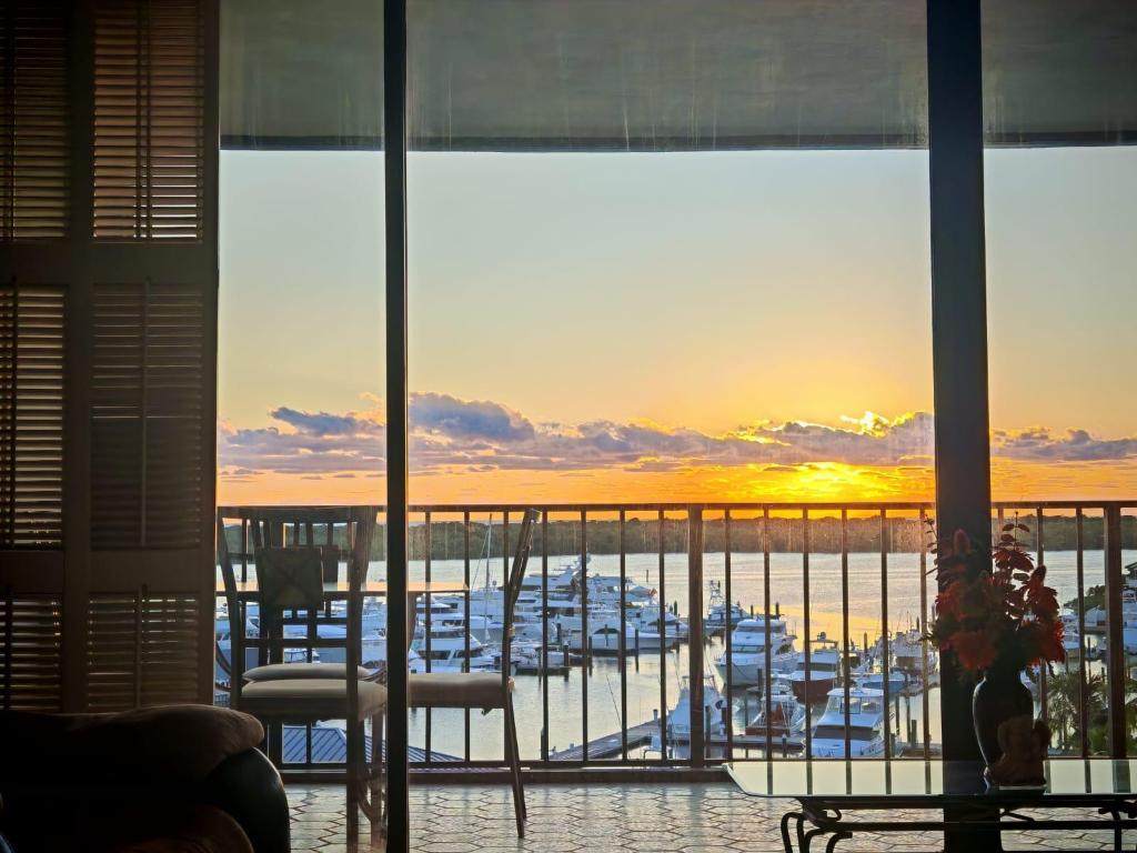 120 Lakeshore - Photo 1