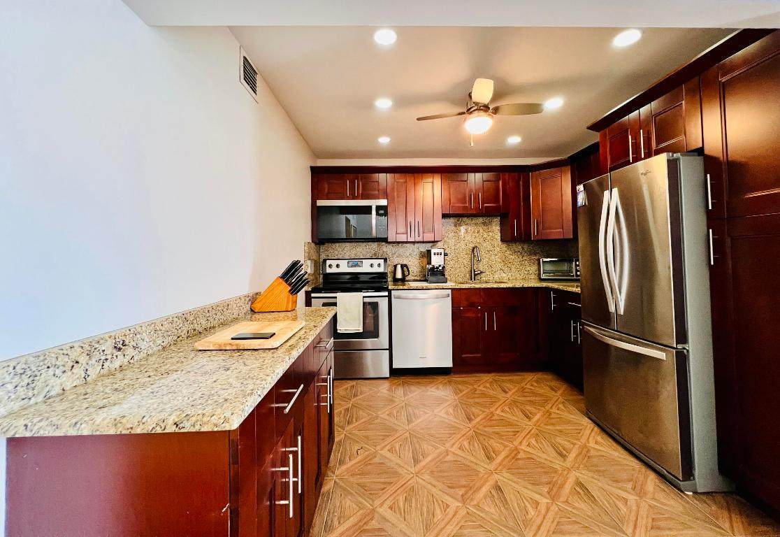 307 Wellington C - Photo 1