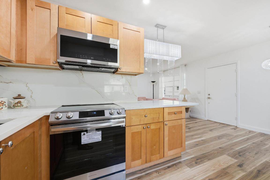 468 Normandy J - Photo 1