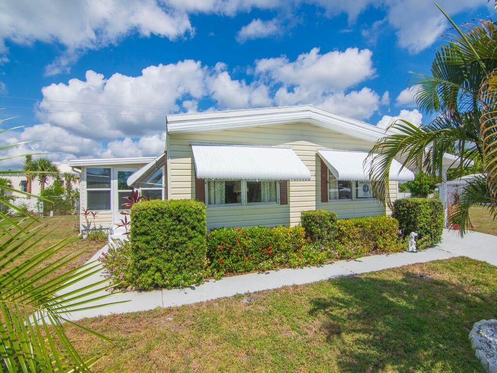 196 Emerald Drive - Photo 1