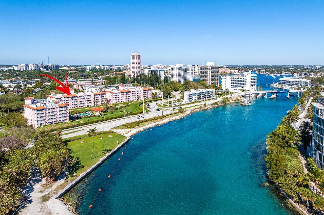 1040 Banyan - Photo 1