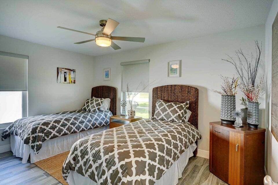 https://bt-photos.global.ssl.fastly.net/beaches/orig_boomver_2_R11162191-2.jpg