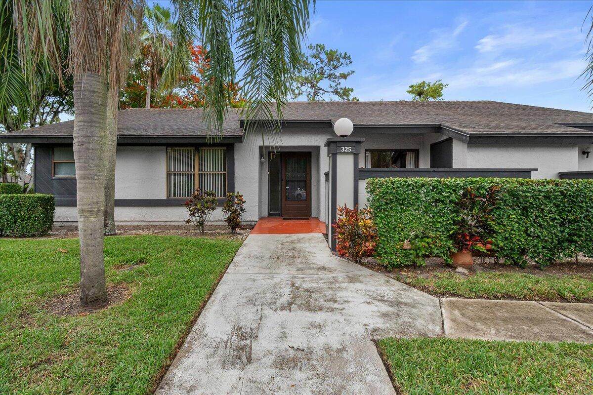 325 Pennington Court - Photo 1