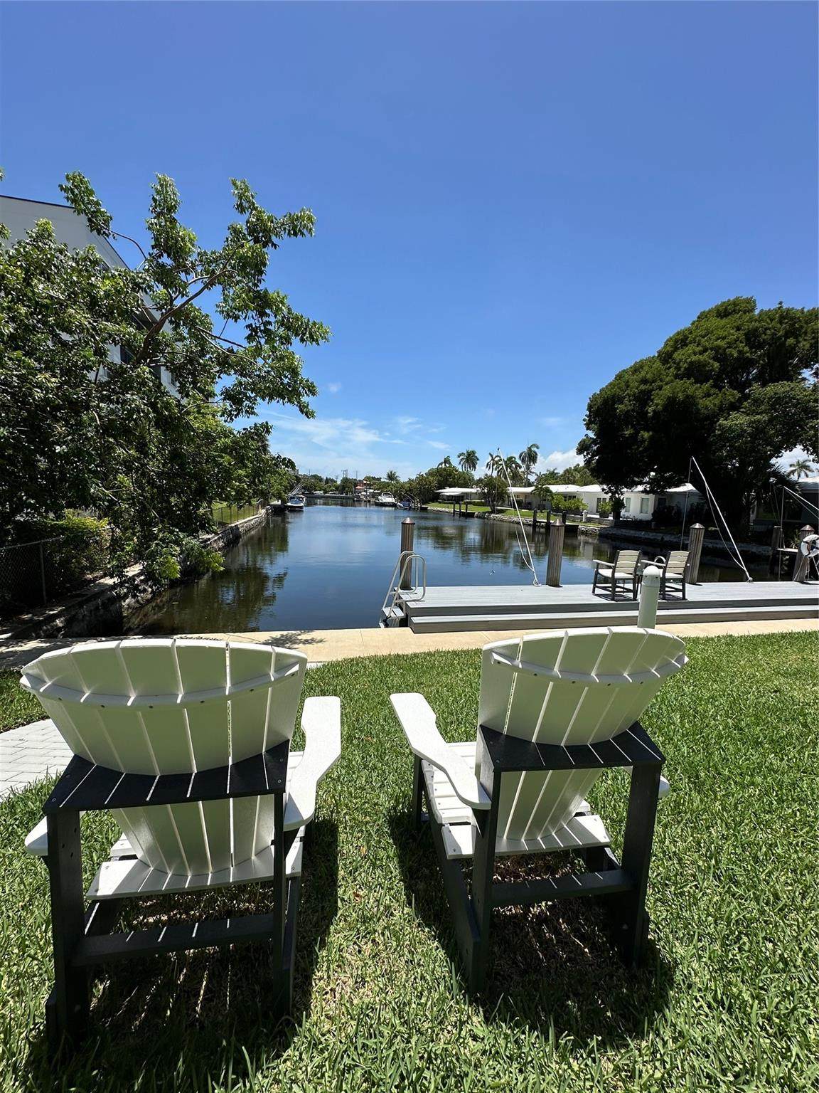 1439 Ocean Blvd - Photo 1