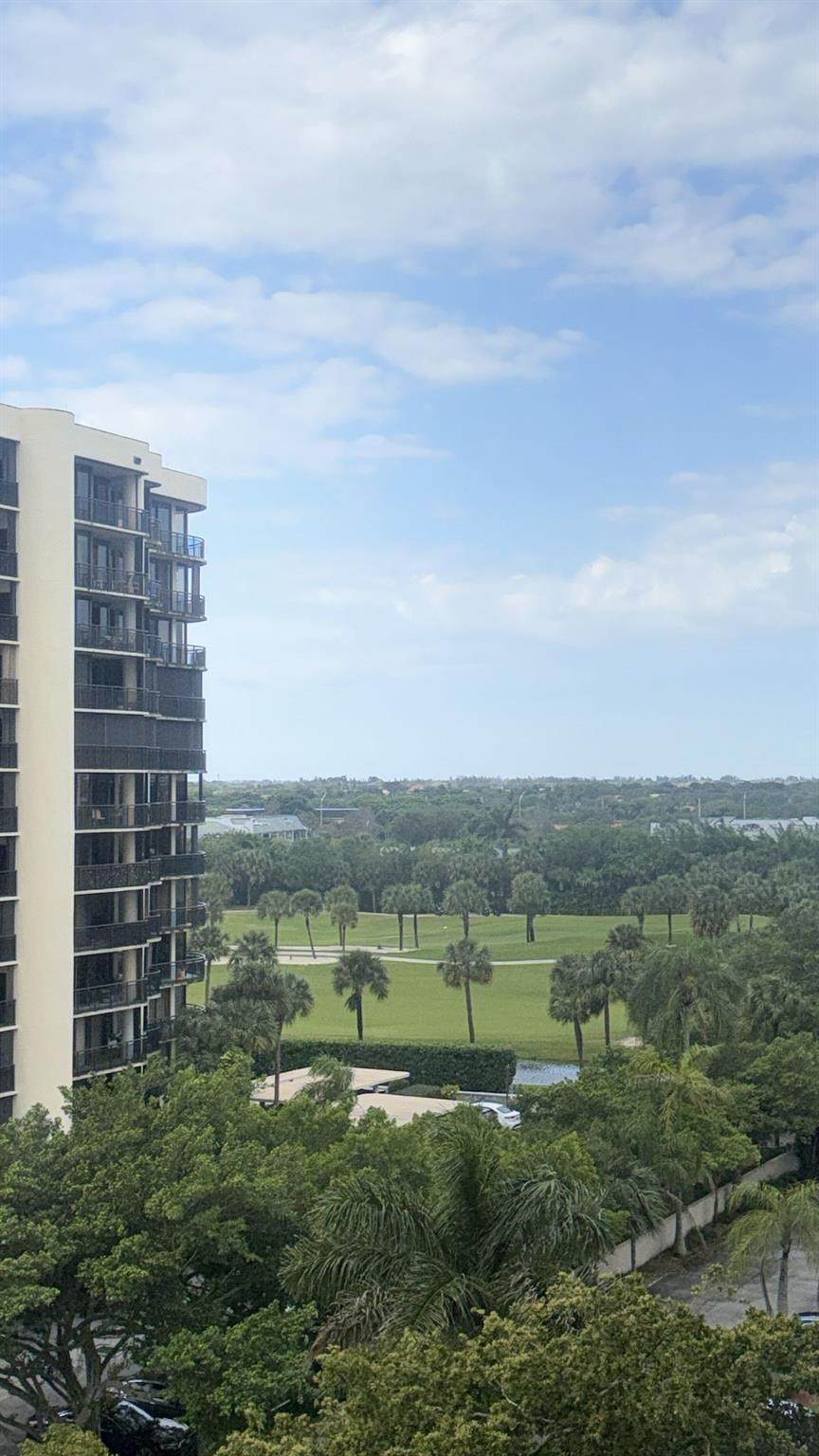 2425 Presidential Way - Photo 1