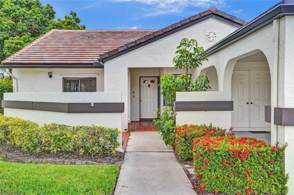 5658 Parkwalk Circle - Photo 1
