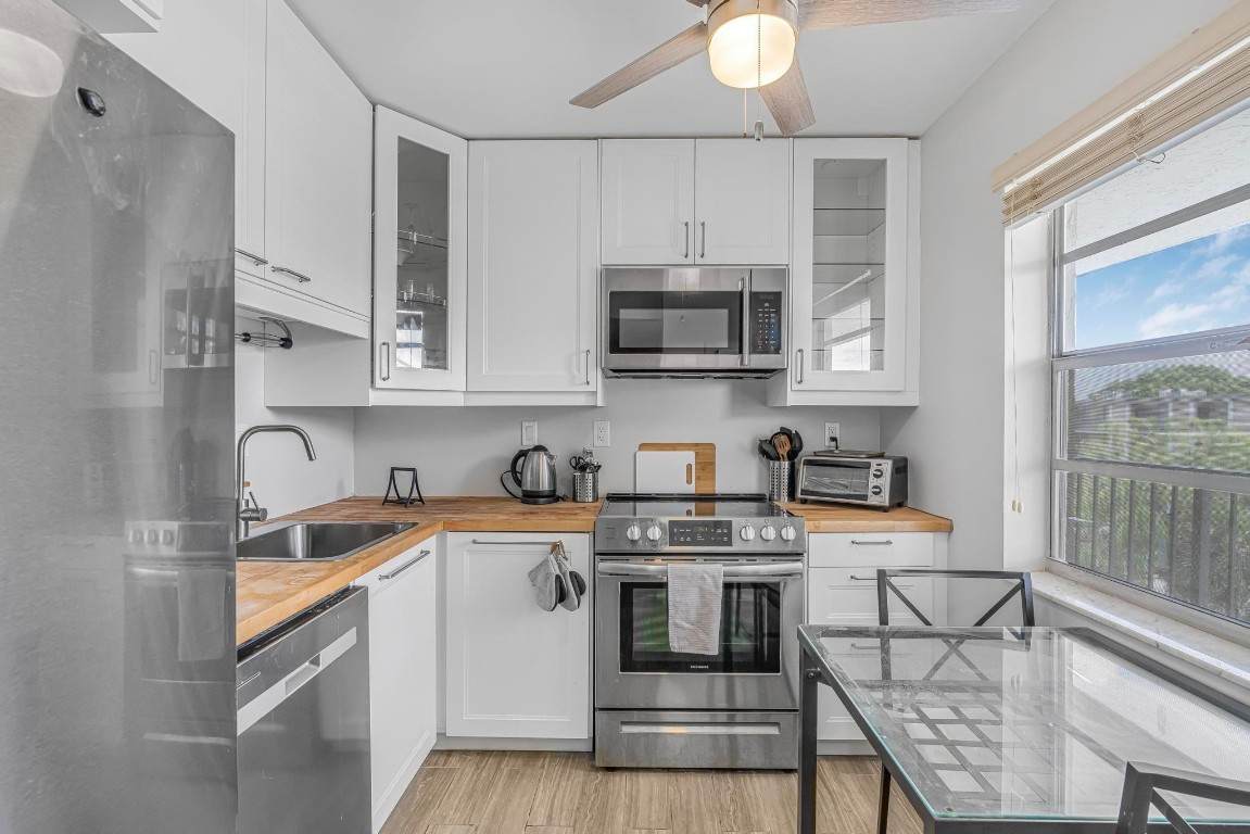 3000 48th Terrace - Photo 1