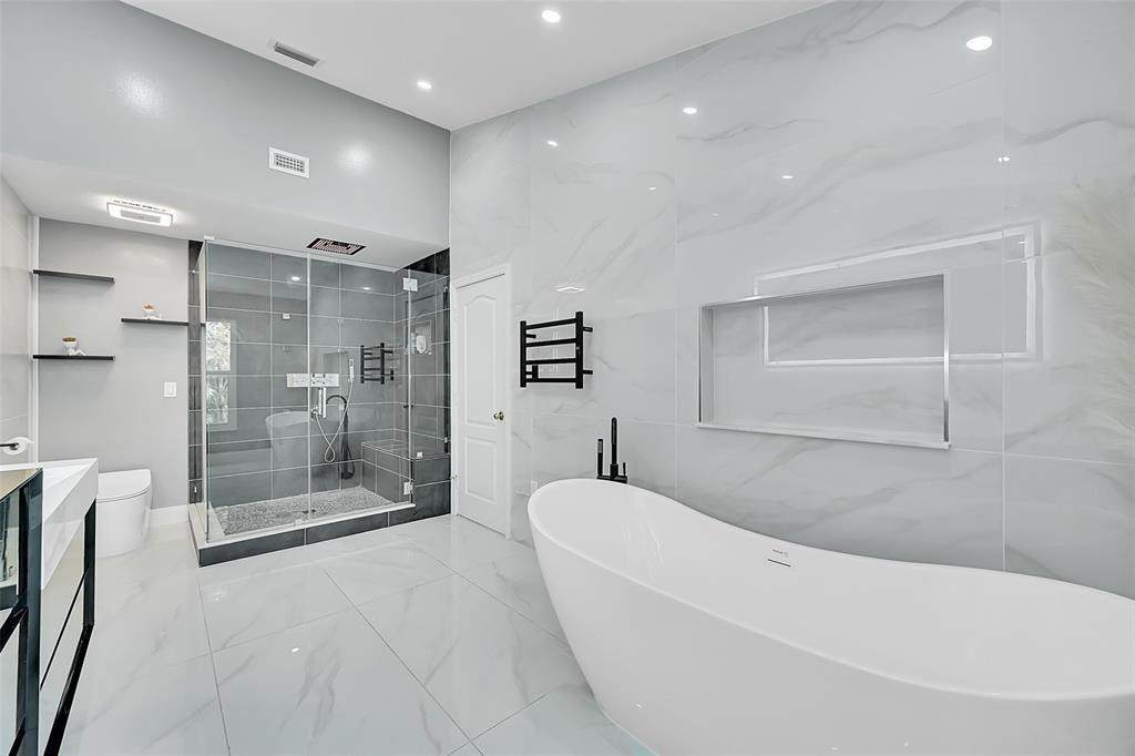 7501 Red Bay - Photo 1