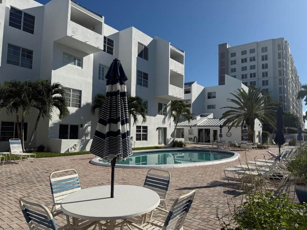 2840 14th Street Causeway - Photo 1