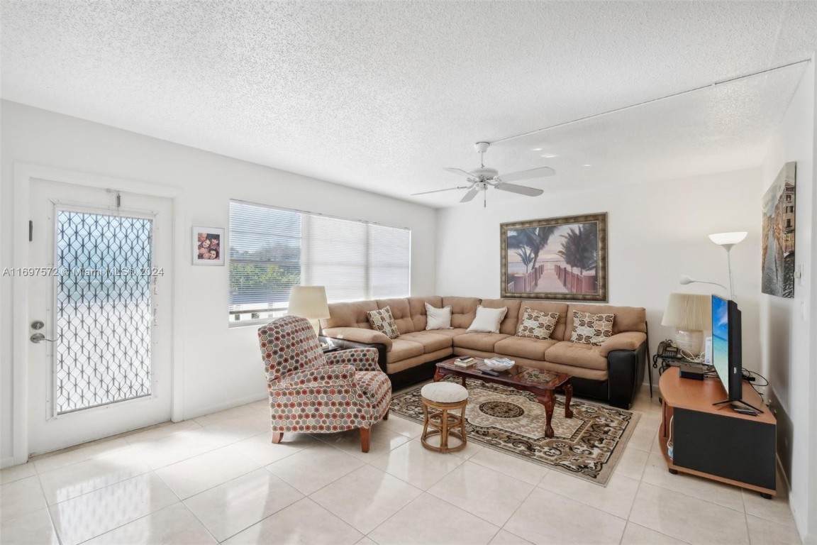 3014 Oakridge A - Photo 1
