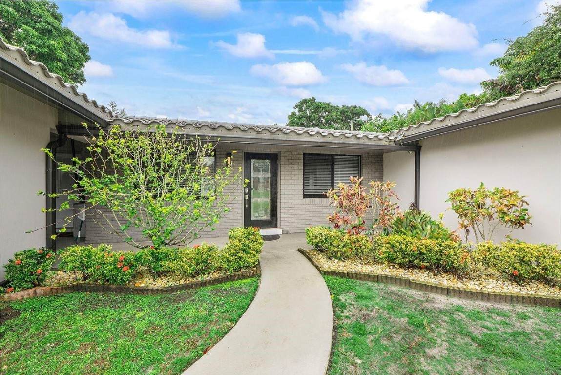 600 22nd Court - Photo 1