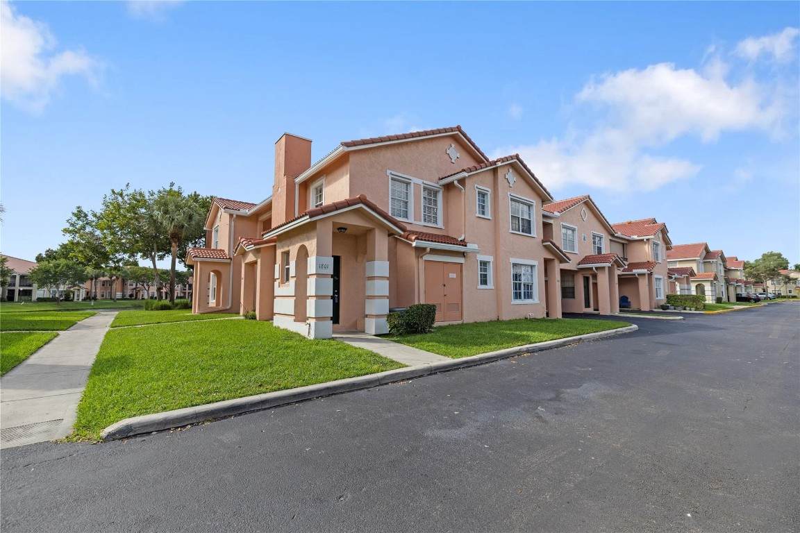 1801 Belmont Lane - Photo 1