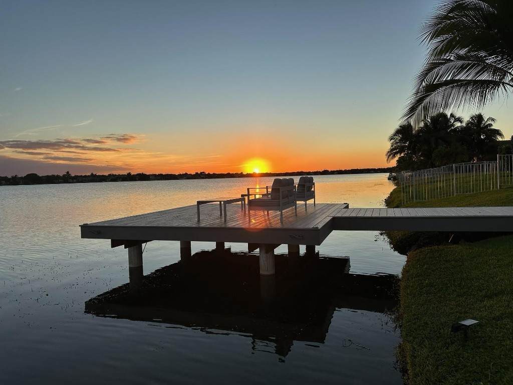 18728 24th - Photo 1