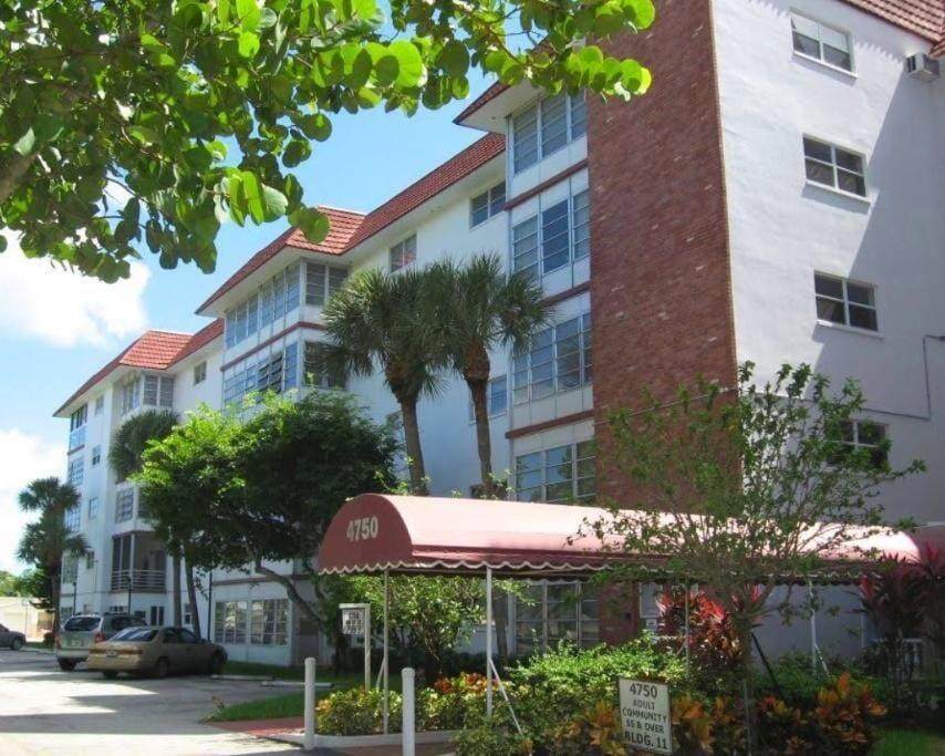 4750 22nd Court - Photo 1