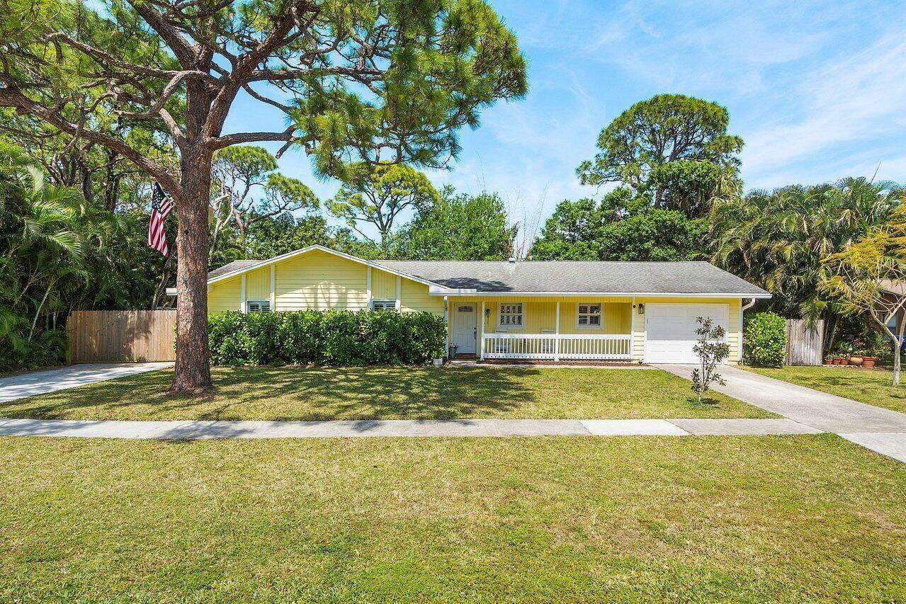903 Oak Circle - Photo 1