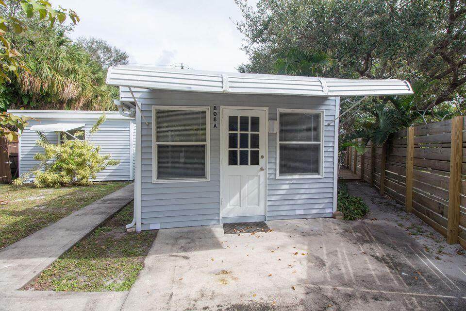 808 Palmway - Photo 1