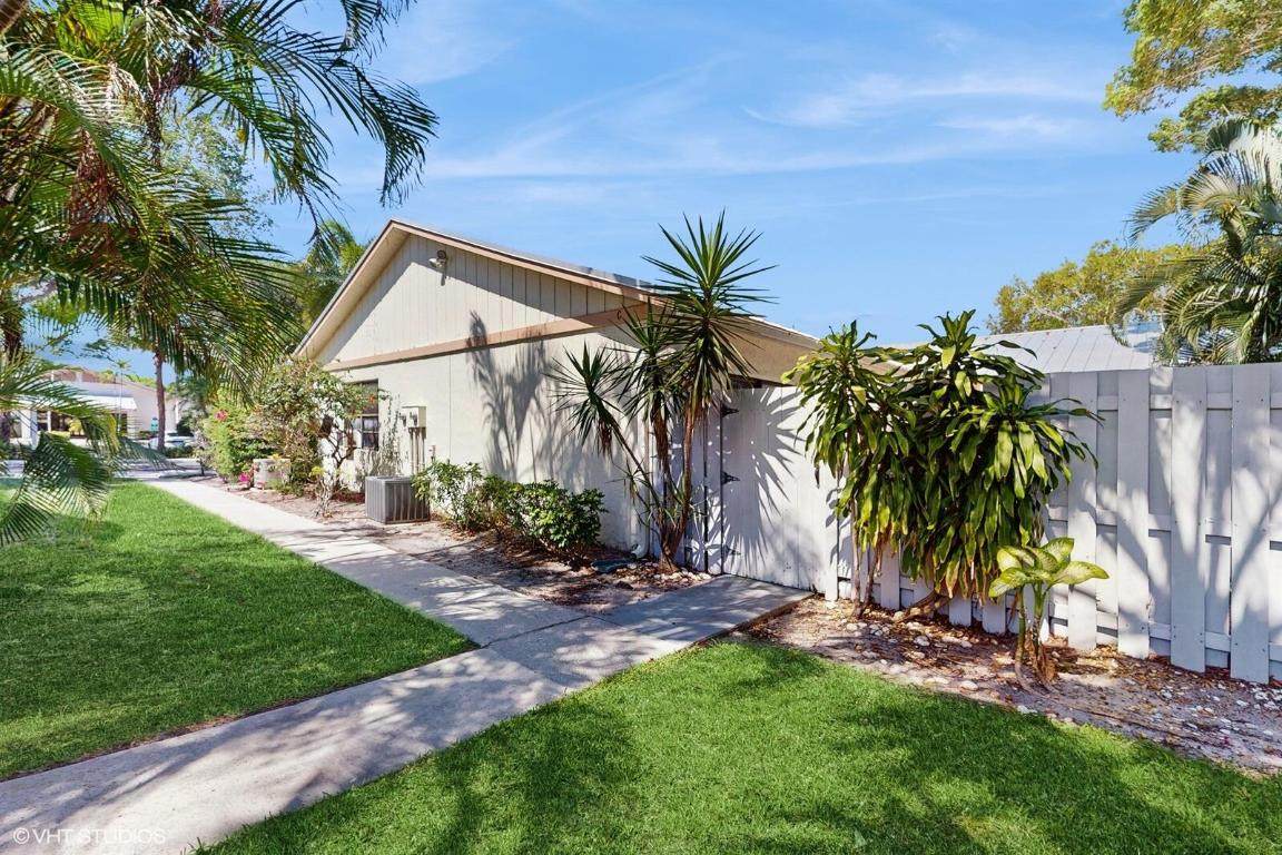 8912 Thumbwood - Photo 1