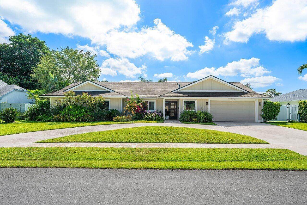 3127 Lakeview Drive - Photo 1