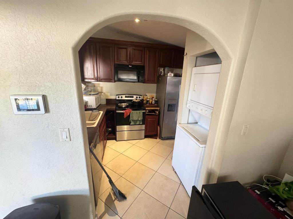 1123 Windsor Avenue - Photo 1