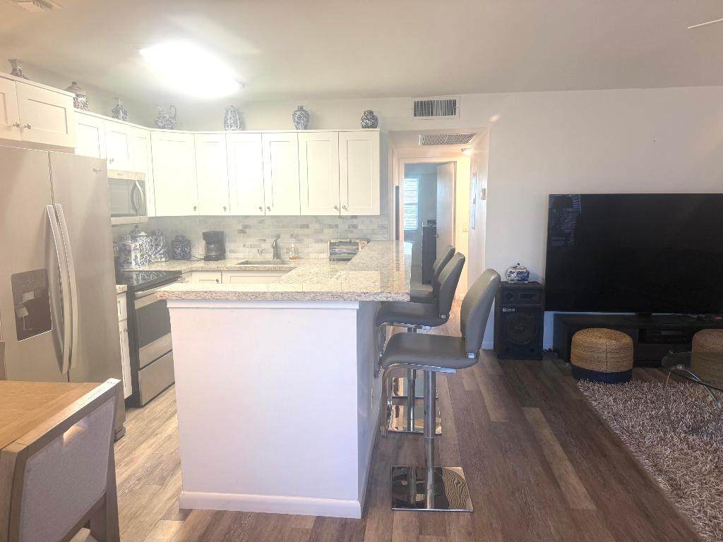 209 Brighton E - Photo 1