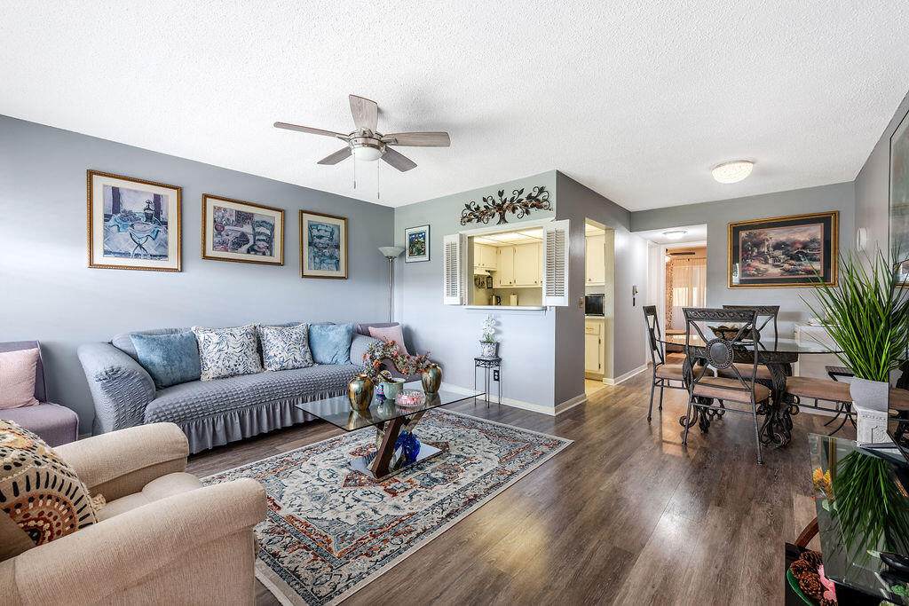 393 Windsor Q - Photo 1