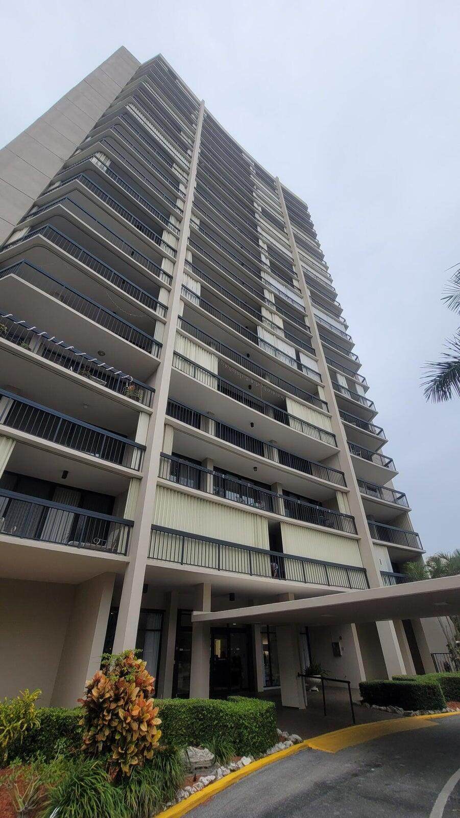 2425 Presidential Way - Photo 1