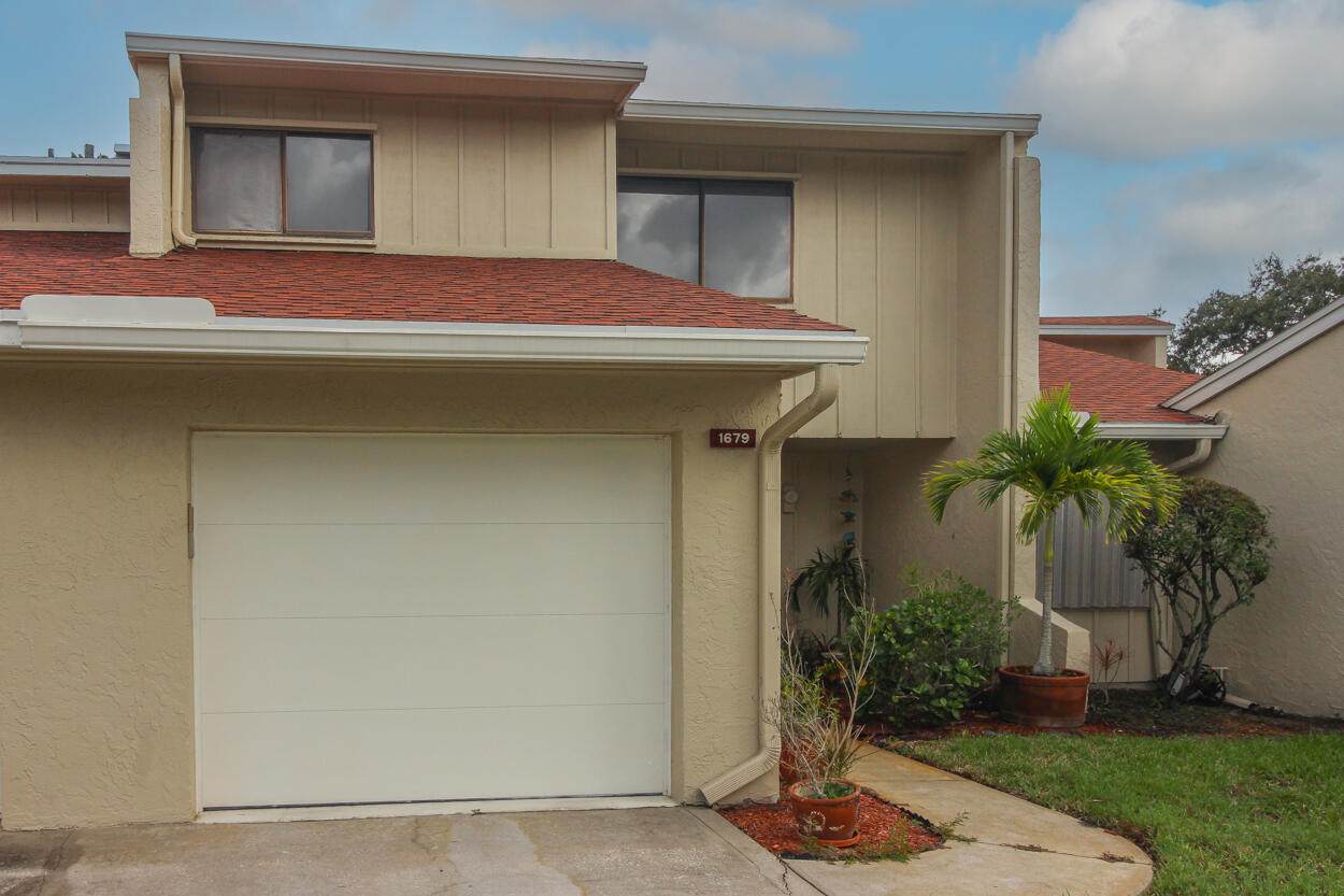 1679 Crossing Circle - Photo 1