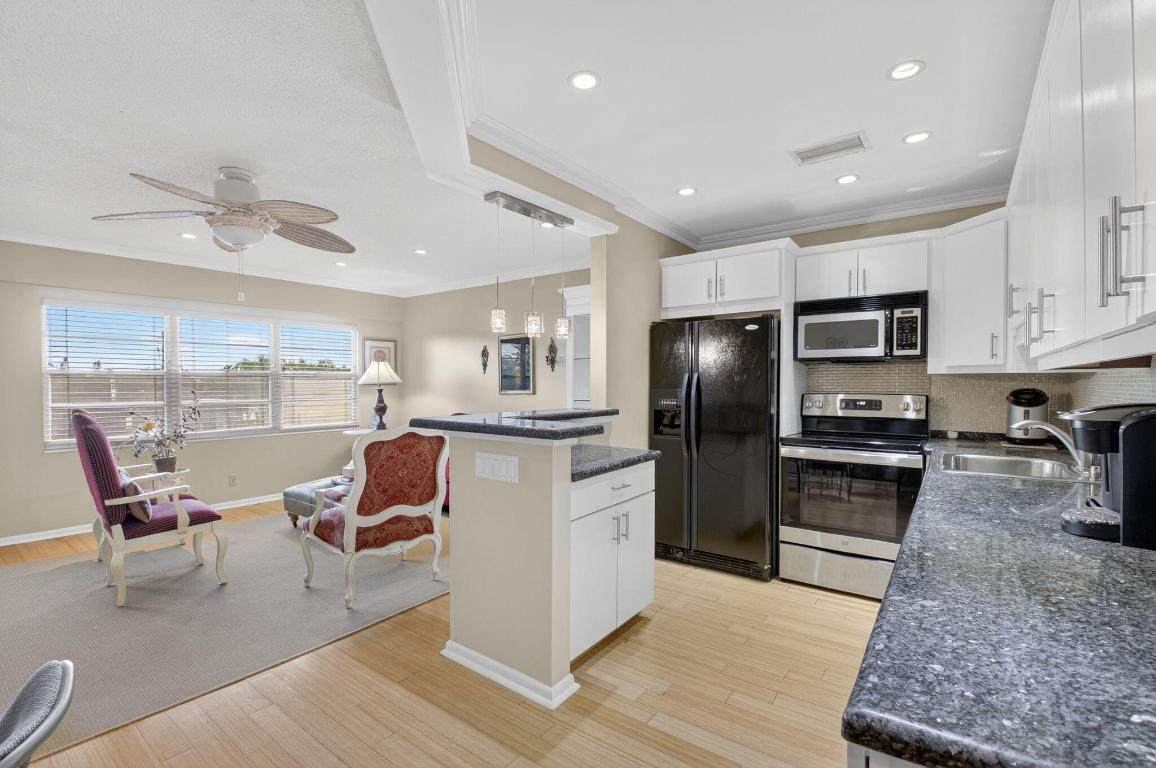 125 Suffolk C - Photo 1