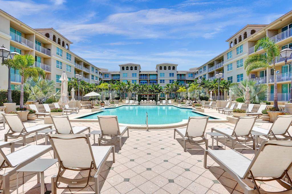 99 Mizner Boulevard - Photo 1