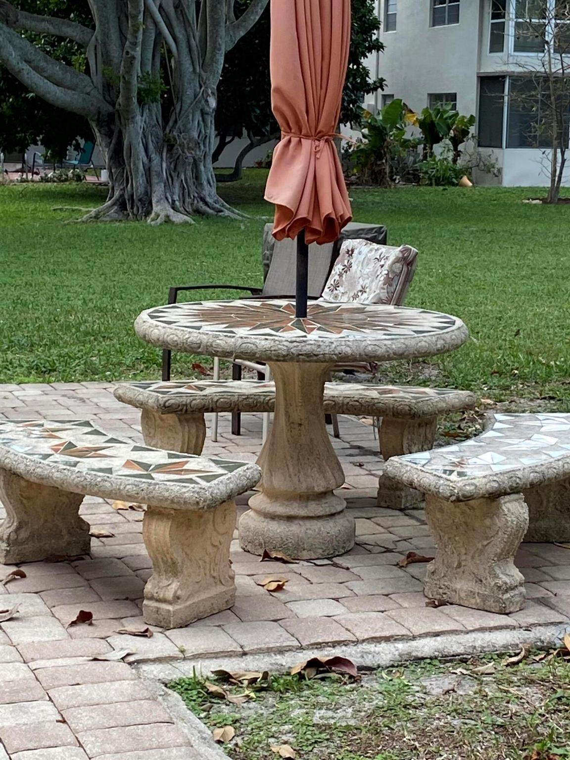 423 Chatham U - Photo 1