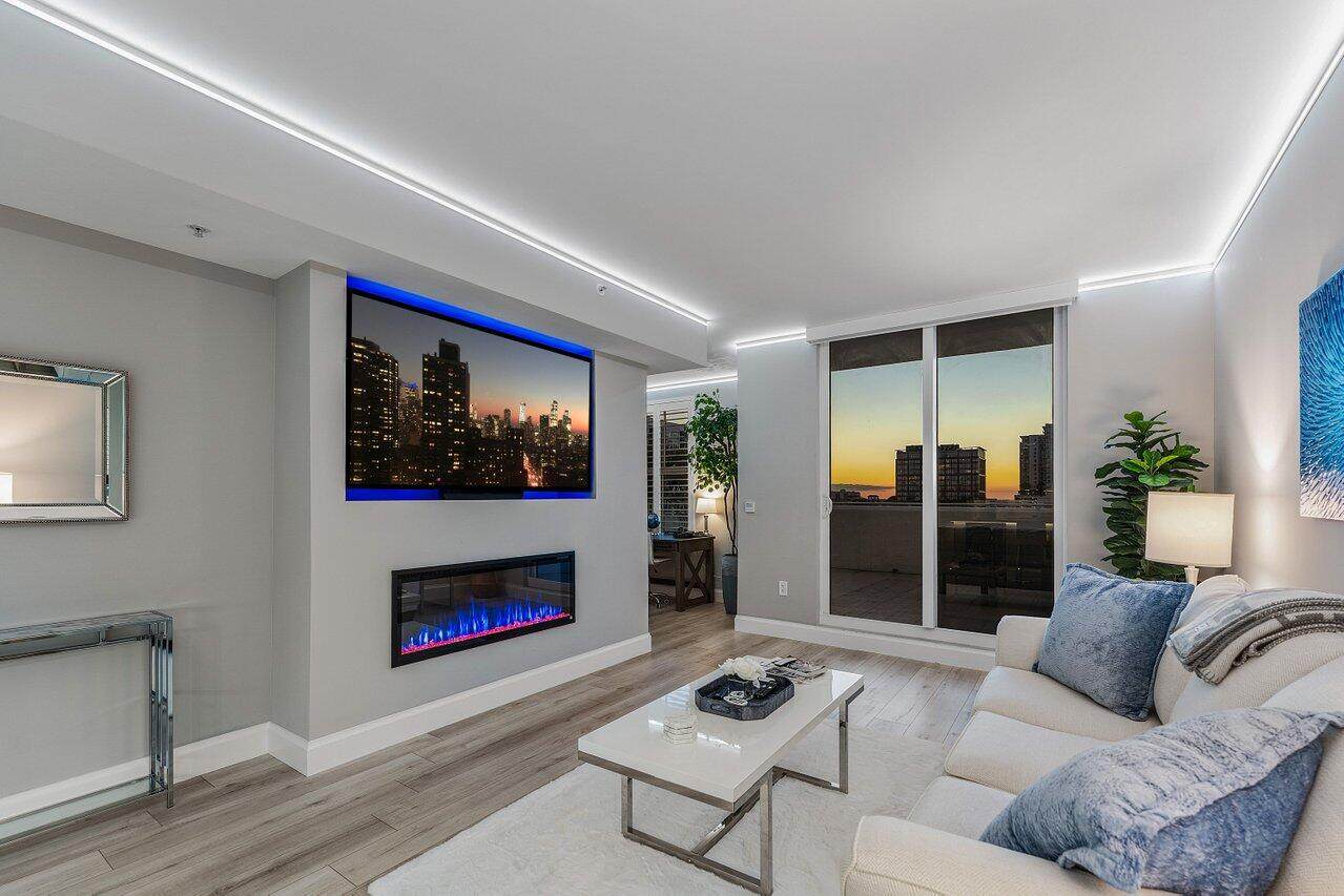 255 Evernia Street - Photo 1